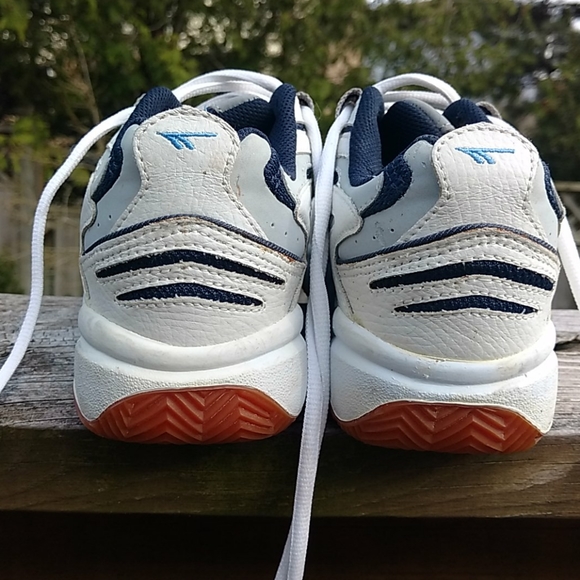 Hi-tec court shoes size 7 - Picture 3 of 5